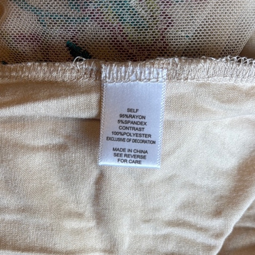 Floral Sleeve Cream Top - Picture 5 of 6